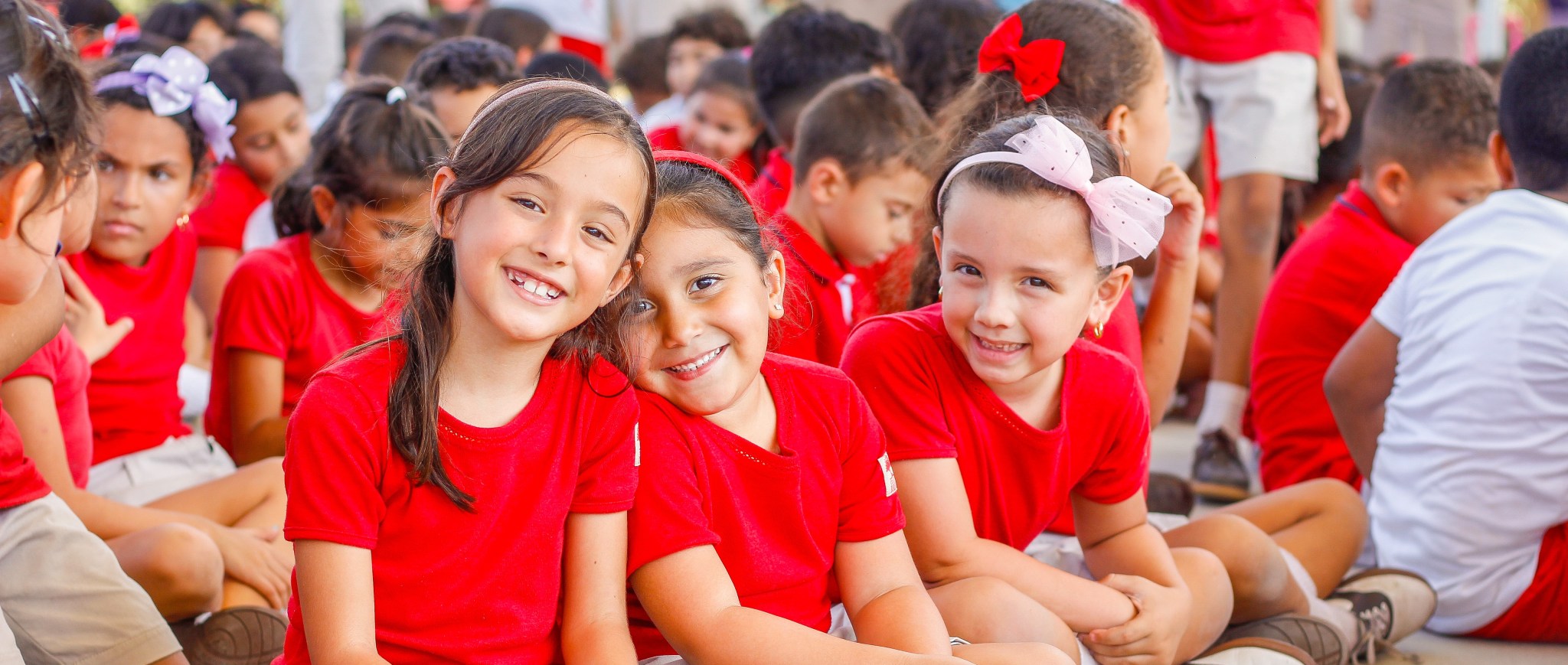 niñas sonriendo